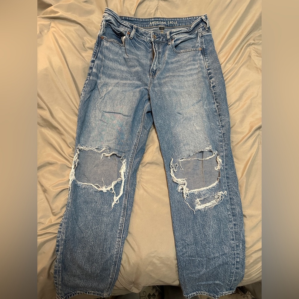 American Eagle Blue Jeans - straight leg distressed